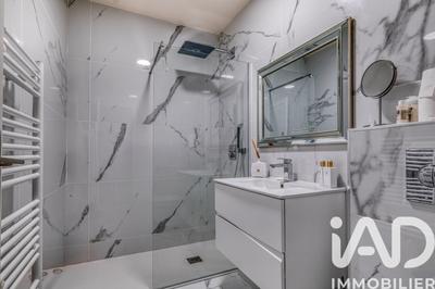 Maison - 300 m² - 7 pièces