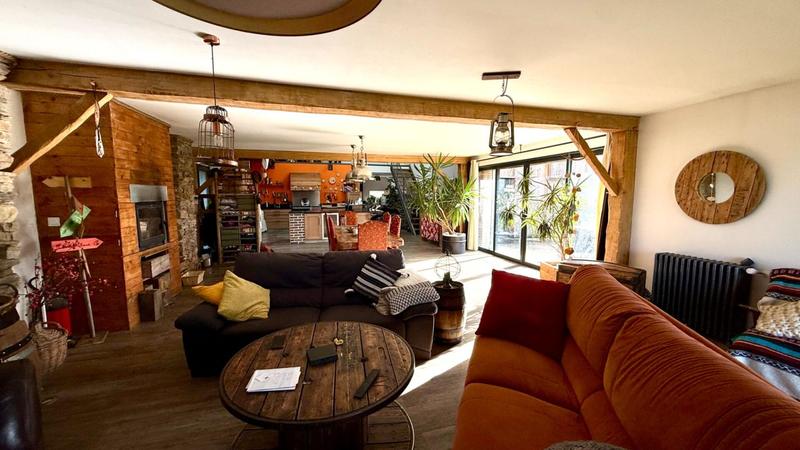 Maison - 195 m² - 6 pièces