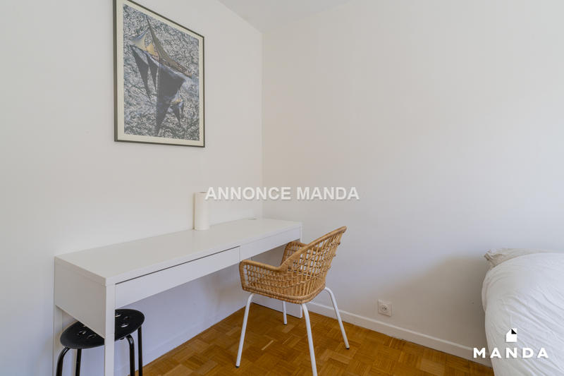 Chambre - 11 m² - 5 pièces