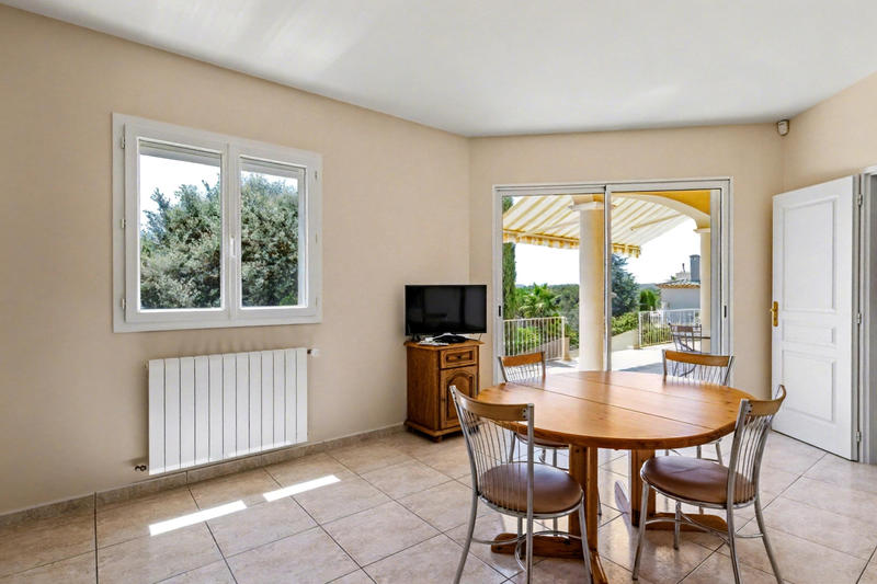 Maison - 240 m² - 7 pièces
