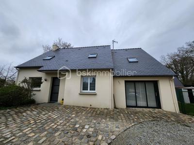 Maison traditionnelle - 142 m² - 7 pièces