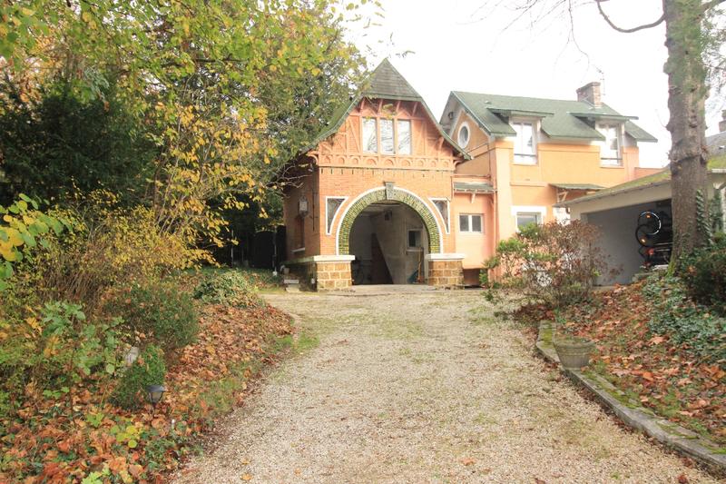 Maison - 289 m² - 15 pièces