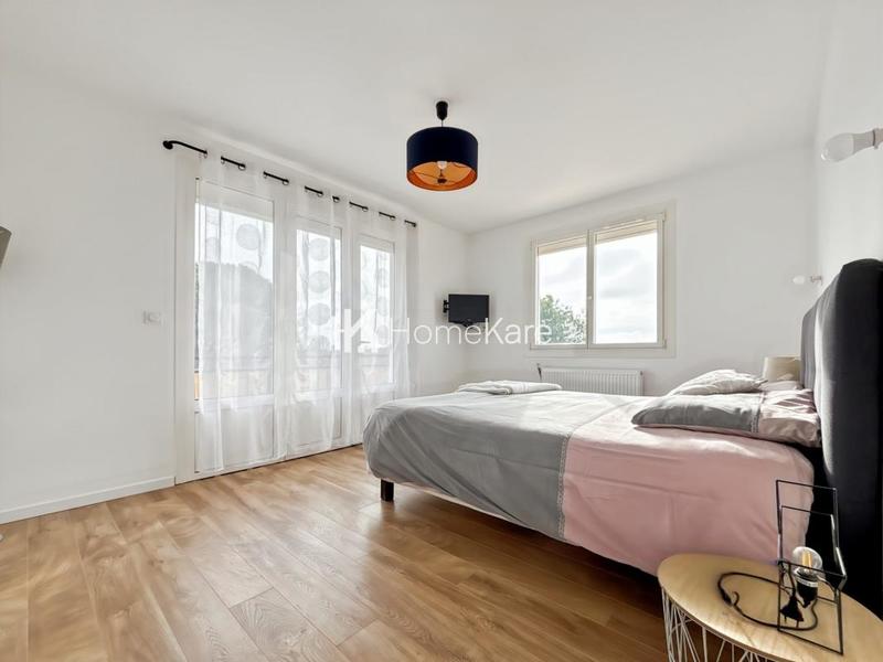 Maison - 211 m² - 6 pièces