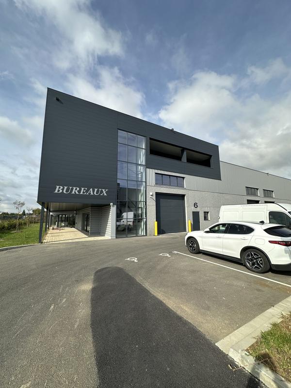 Local d'activités - 300 m² - 1 pièce