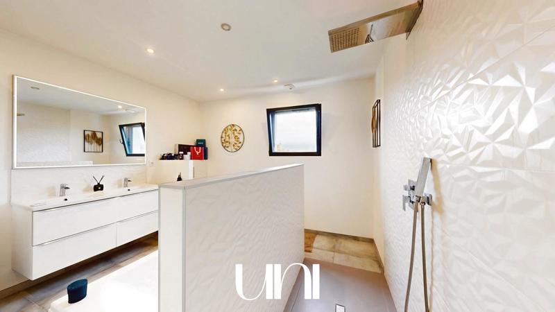 Maison - 141 m² - 5 pièces