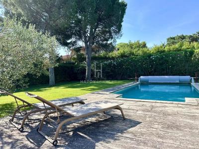 Maison - 195 m² - 6 pièces