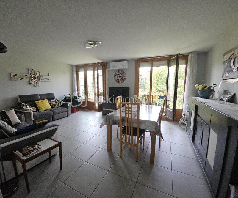 Appartement - 94 m² - 5 pièces