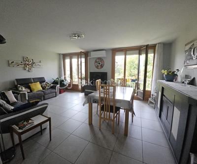 Appartement - 94 m² - 5 pièces