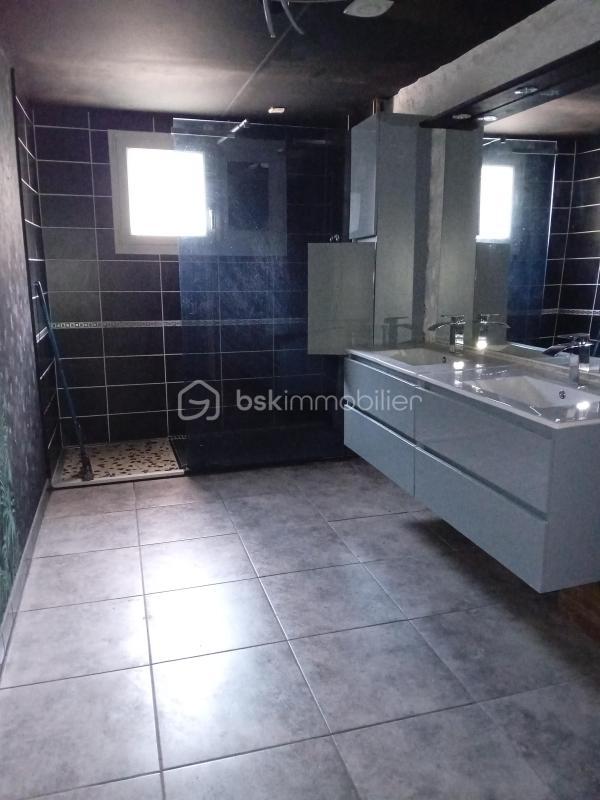 Propriété - 110 m² - 4 pièces