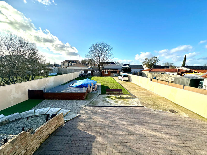 Maison - 180 m² - 9 pièces