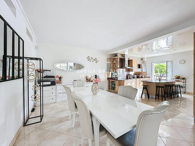 Maison contemporaine - 160 m² - 6 pièces