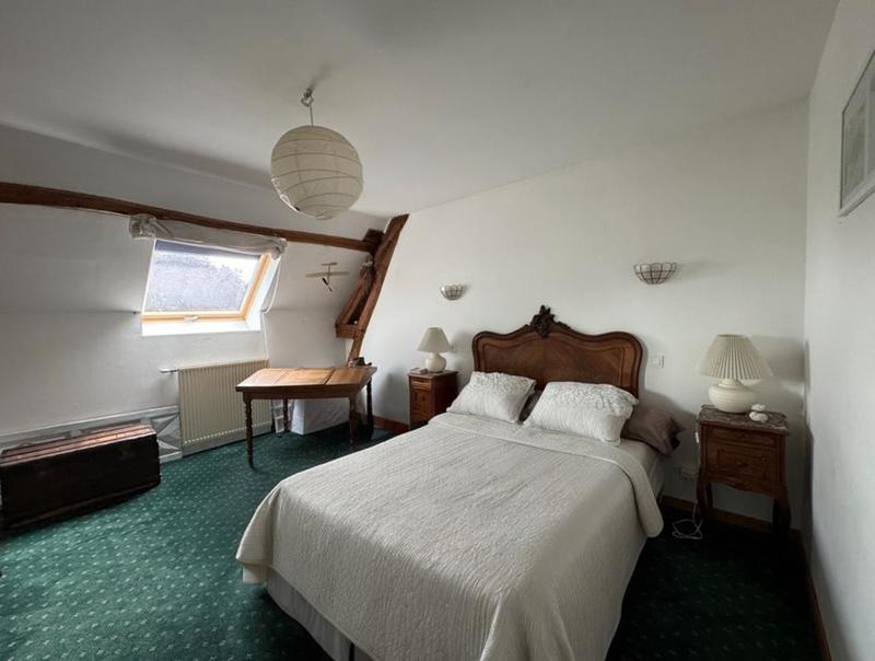 Maison - 212 m² - 9 pièces