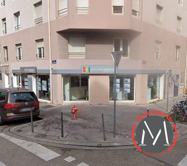 Local commercial - 92 m² - 5 pièces