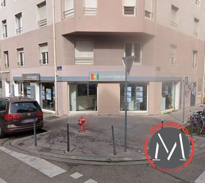 Local commercial - 92 m² - 5 pièces