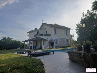 Maison traditionnelle - 182 m² - 6 pièces