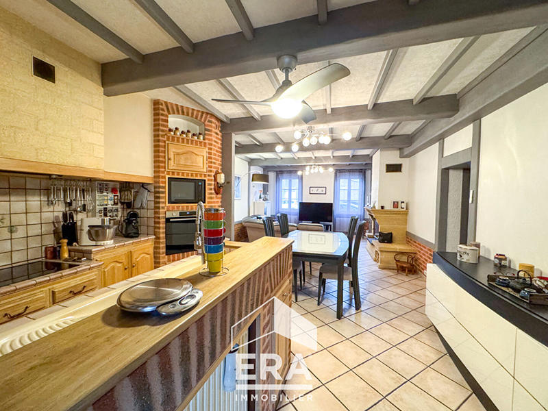 Maison - 207 m² - 8 pièces