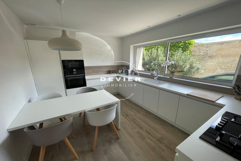 Maison de maîtres - 245 m² - 9 pièces