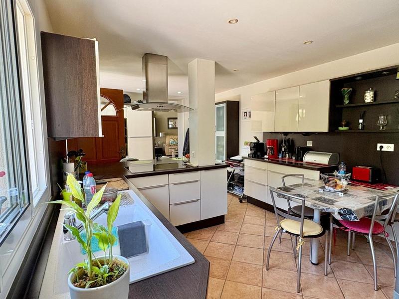 Maison - 121 m² - 5 pièces