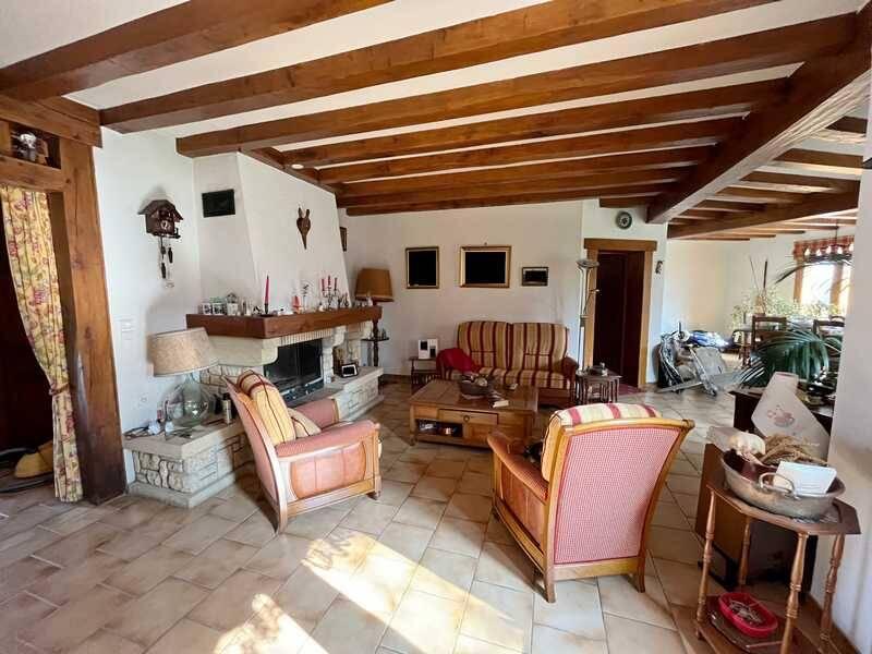 Maison - 204 m² - 8 pièces
