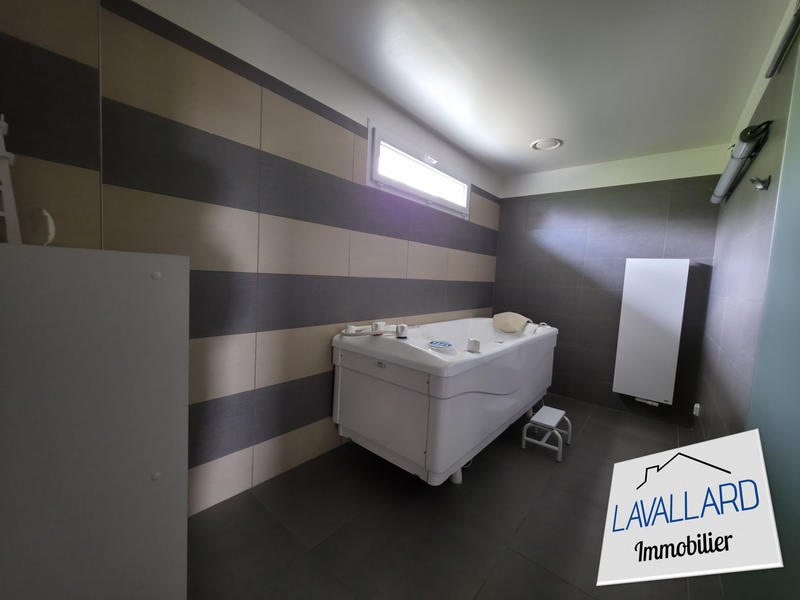 Maison - 320 m² - 10 pièces