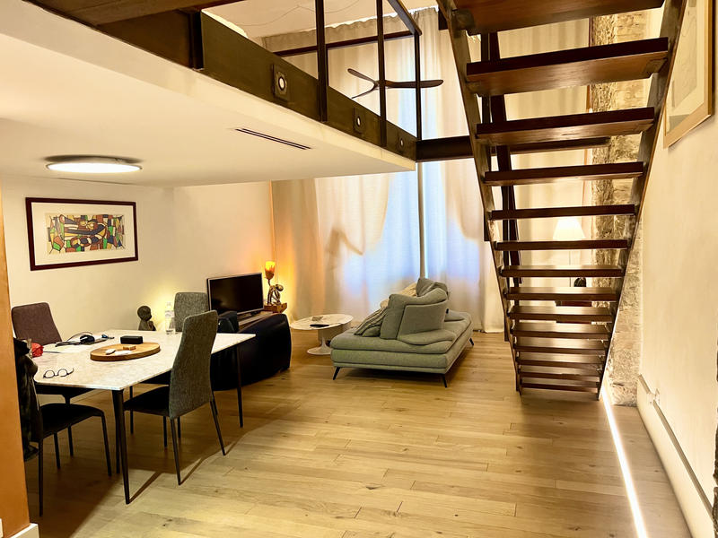 Loft - 83 m² - 3 pièces