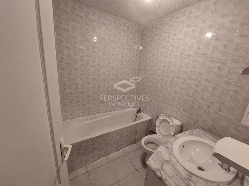 Immeuble - 210 m² - 8 pièces