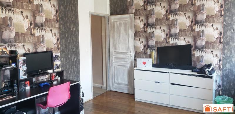 Maison - 230 m² - 10 pièces