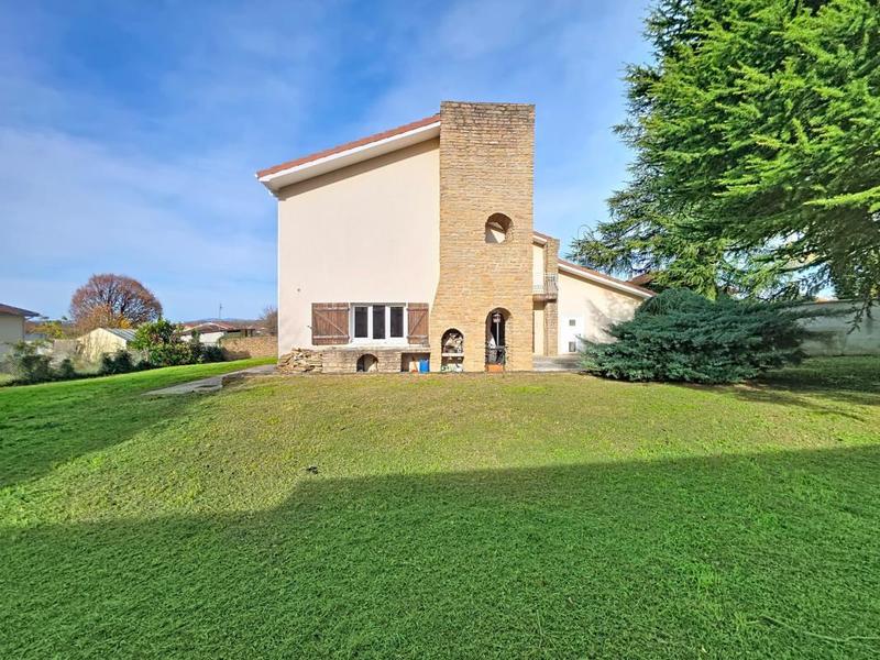 Maison - 211 m² - 6 pièces