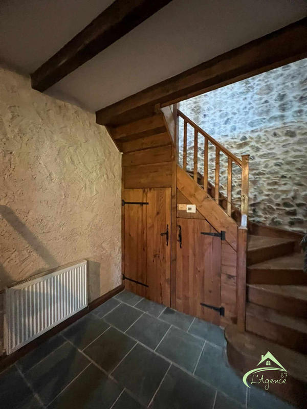 Maison traditionnelle - 187 m² - 6 pièces