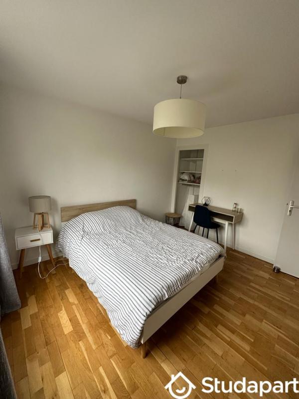 Chambre - 10 m² - 1 pièce