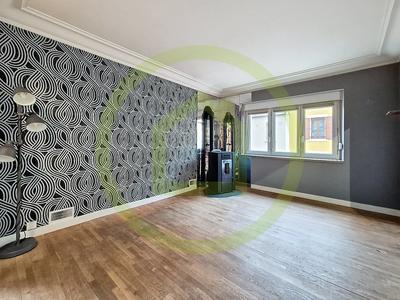 Maison - 111 m² - 7 pièces