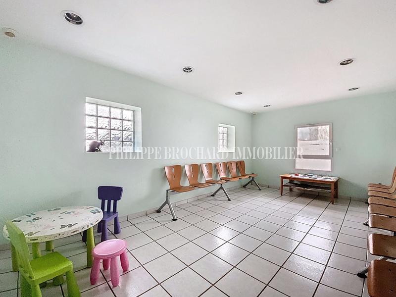 Local d'activités - 139 m² - 6 pièces