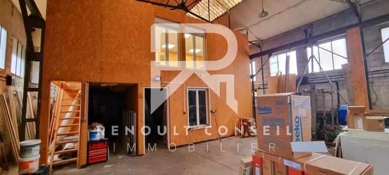 Entrepôt - 241 m² - 3 pièces