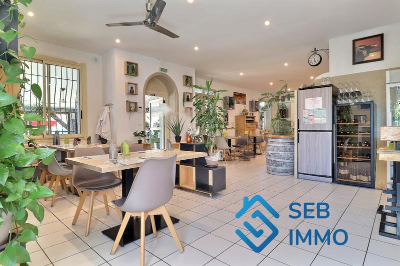 Local commercial - 202 m² - 7 pièces