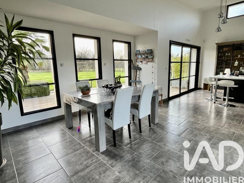 Maison - 180 m² - 6 pièces