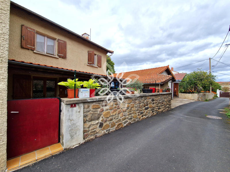 Maison de village - 140 m² - 7 pièces