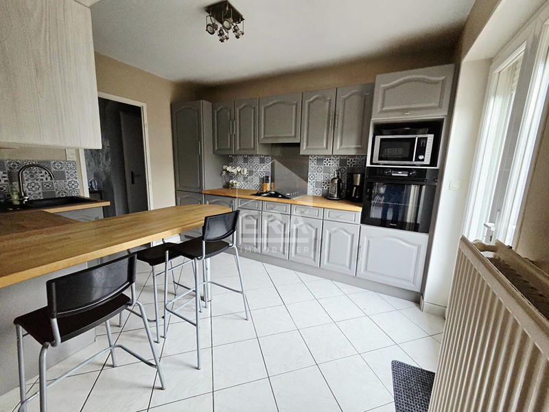 Maison - 95 m² - 6 pièces