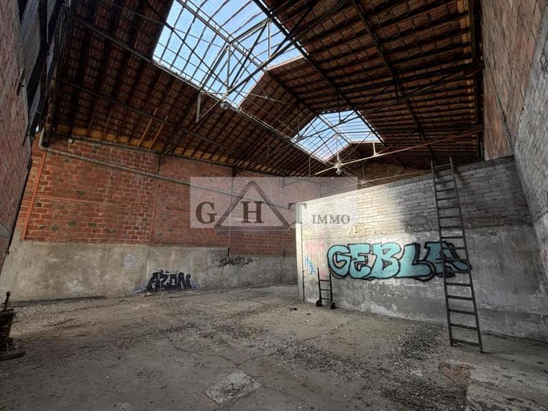 Entrepôt - 460 m²