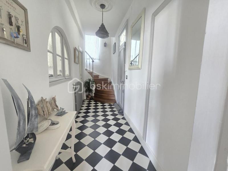 Maison d'architecte - 220 m² - 6 pièces