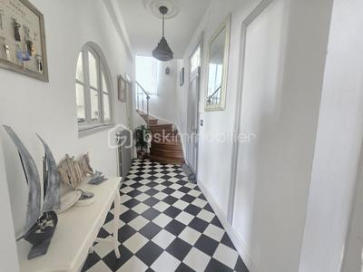 Maison d'architecte - 220 m² - 6 pièces