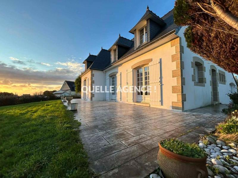 Maison - 141 m² - 8 pièces