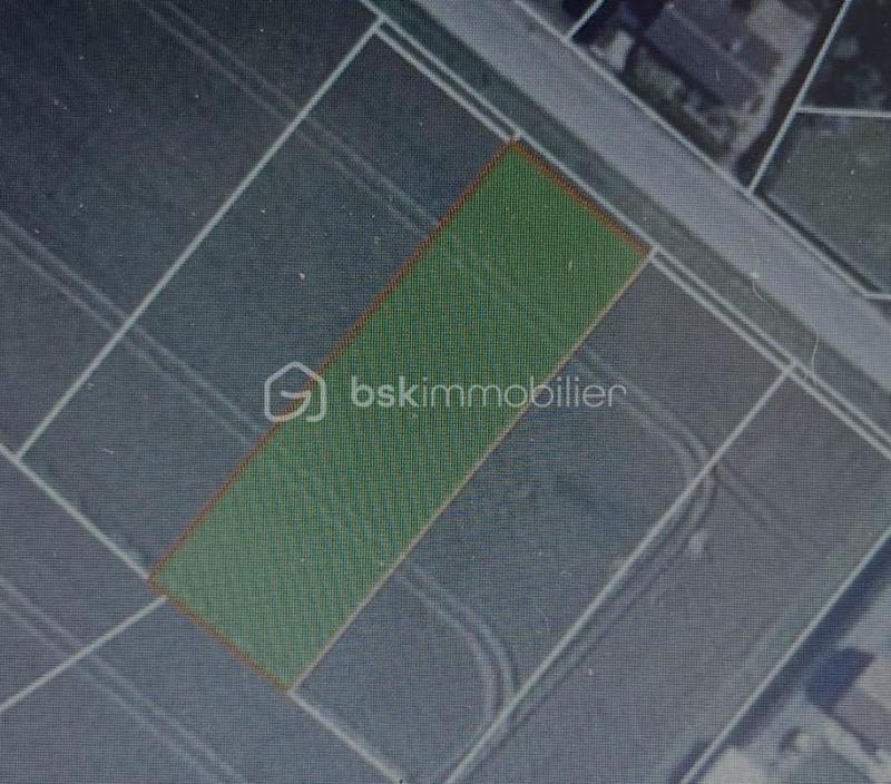 Terrain constructible - 1 277 m²