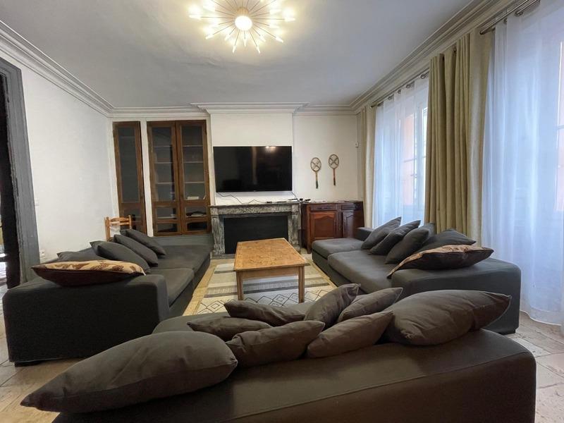 Maison - 262 m² - 9 pièces