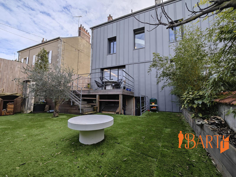 Maison - 200 m² - 6 pièces