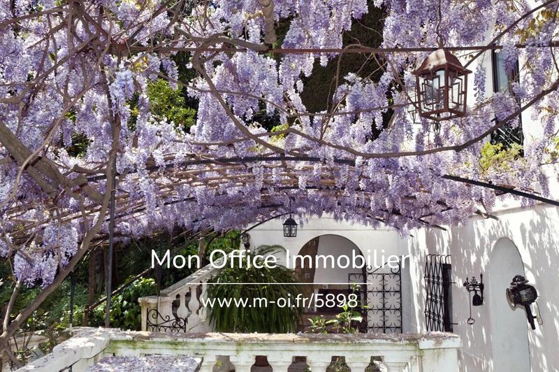 Propriété - 850 m² - 15 pièces