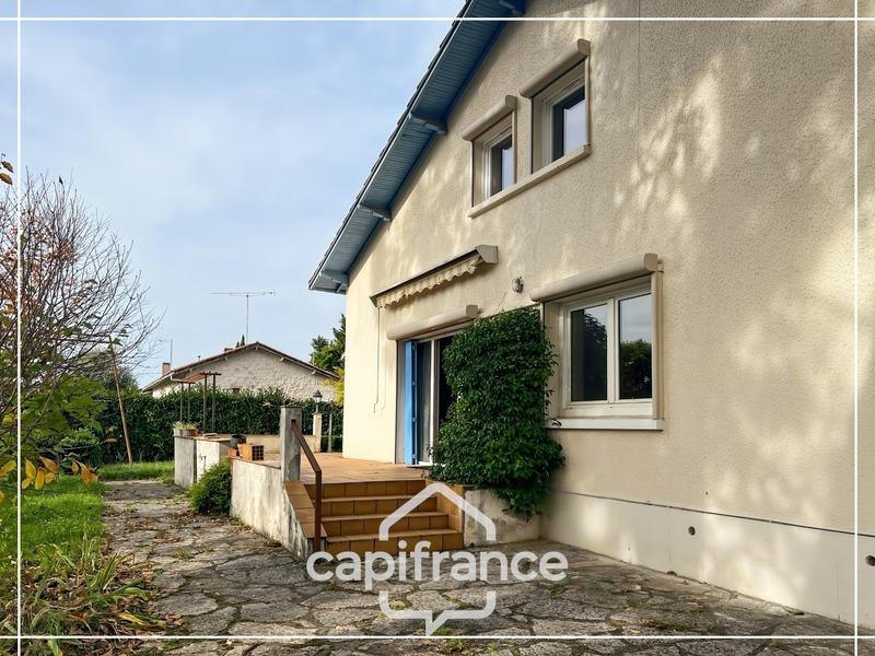 Maison - 210 m² - 8 pièces