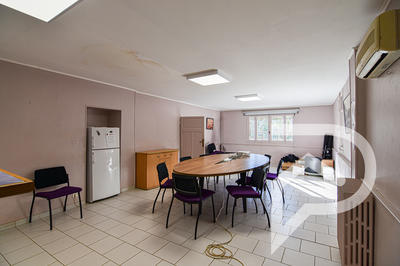 Maison - 270 m² - 11 pièces