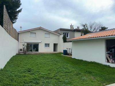 Maison - 235 m² - 7 pièces