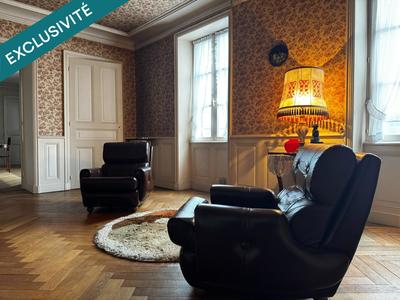 Maison - 200 m² - 12 pièces