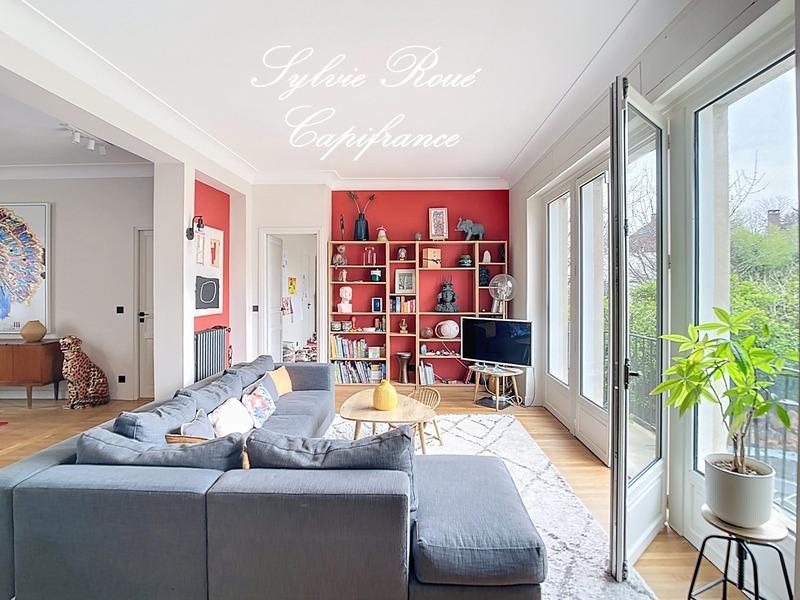 Maison - 430 m² - 12 pièces